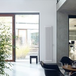 Zehnder Charleston – originál mezi článkovými trubkovými radiátory – se rovněž hodí do moderních interiérů s osobitým charakterem a stylem. Zdroj:  Zehnder Group