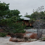 Víkendový dům nabízí zázemí celé rodině, přírodu využívá jako štít Foto: Einar Aslaksen