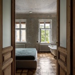 Ukrajinští architekti umí. Byt v havarijním stavu přetvořili na moderní bydlení se vzhledem jako z 19. století Foto: Andrey Bezuglov 