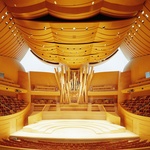 Walt Disney Concert Hall / Frank Gehry Zdroj: Los Angeles Philharmonic Association