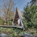 Horolezecká chata na vlastní zahradě a svépomocí. Relax odprošený od všech technologií Foto: Martin Gardner