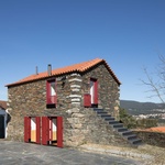 Ze staré kamenné sýpky udělali malebný dům pro návštěvy Foto: José Campos