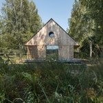 Rekreační chata na Lipně je malý zázrak. Na místě původní chatky vyrostl moderní dům tradičního tvaru Foto: Petr Polák
