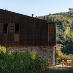 Bydlení na vinici. Ze starého vinařského lisu se stal rodinný dům. Foto: Marcos A. Sousa