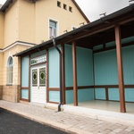 Nádražní budova Brandýs n. O. Foto: Chládek a Tiňtěra Pardubice