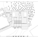 Přístavbu domu ve svahu navrhli podle schodů. Svažitý terén se propsal i do interiéru. Zdroj: Anders Berensson Architects