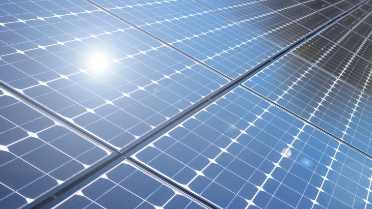 Fotovoltaické panely, zdroj: fotolia, kyo Fotovoltaické panely, zdroj: fotolia, kyo