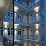 Pavlače, večerní osvětlení. Foto: BoysPlayNice