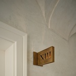 Detail označení bytu. Foto: BoysPlayNice