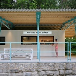 Pohled jižní, občerstvení. Foto: BoysPlayNice Pohled jižní, občerstvení. Foto: BoysPlayNice