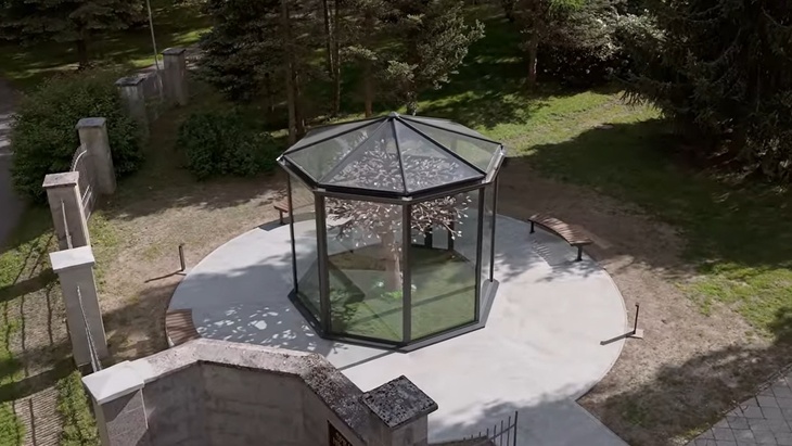 Křišťálový strom vzpomínek EIWA v přehlídce Stavby Karlovarského kraje Křišťálový strom vzpomínek EIWA v přehlídce Stavby Karlovarského kraje