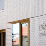 Detail fasády vstupu. Foto: Pavel Barták Detail fasády vstupu. Foto: Pavel Barták