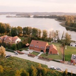 Koncepce návrhu se snažila o to, co by se dalo nazvat syntézou moderní interpretace regionálních architektonických prvků, v kombinaci s jedinečným přístupem k využití potenciálu pozemku. Foto: Nate Cook Photography Koncepce návrhu se snažila o to, co by se dalo nazvat syntézou moderní interpretace regionálních architektonických prvků, v kombinaci s jedinečným přístupem k využití potenciálu pozemku. Foto: Nate Cook Photography