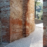 Nešlo totiž jen o branku v kamenné hradbě. Šlo i o minulost města Asolo, které vždy hrálo v regionu Veneto důležitou roli. Šlo o kontext dějin, sídla i krajiny. Foto: Emanuele Bressan