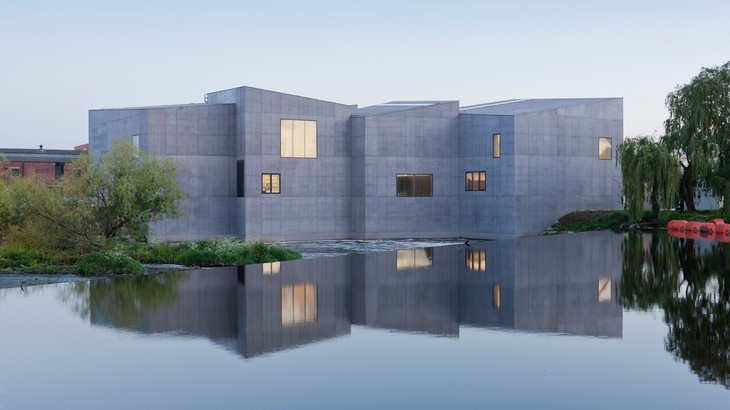 Zdroj: PULSE PRAGUE 2025, Hero & Outlaw Zdroj: PULSE PRAGUE 2025, Hero & Outlaw