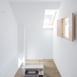 Dům z padesátých let dostal moderní interiér. Panuje zde krása původních cihel a letitého dřeva. Foto: Ing. arch. Marián Gombarček, DENDRIT Dům z padesátých let dostal moderní interiér. Panuje zde krása původních cihel a letitého dřeva. Foto: Ing. arch. Marián Gombarček, DENDRIT