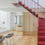 Dům z padesátých let dostal moderní interiér. Panuje zde krása původních cihel a letitého dřeva. Foto: Ing. arch. Marián Gombarček, DENDRIT Dům z padesátých let dostal moderní interiér. Panuje zde krása původních cihel a letitého dřeva. Foto: Ing. arch. Marián Gombarček, DENDRIT