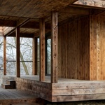 Spojovací krytá terasa a vstup. Foto: Radek Úlehla Spojovací krytá terasa a vstup. Foto: Radek Úlehla