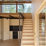 Schody na galerii a kuchyňka. Foto: Radek Úlehla Schody na galerii a kuchyňka. Foto: Radek Úlehla