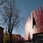 Reálný pohled na halu. Foto: Fabrice Fouillet, Lukáš Kenji Vrábel, Pavel Barták, Skyworker Reálný pohled na halu. Foto: Fabrice Fouillet, Lukáš Kenji Vrábel, Pavel Barták, Skyworker