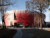 Foto: Fabrice Fouillet, Lukáš Kenji Vrábel, Pavel Barták, Skyworker