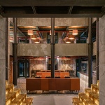 Průhled restaurací od schodů. Foto: BoysPlayNice Průhled restaurací od schodů. Foto: BoysPlayNice