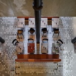 Pohled shora na přízemí. Foto: BoysPlayNice Pohled shora na přízemí. Foto: BoysPlayNice