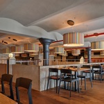 Průhled restaurací druhé galerie. Foto: BoysPlayNice Průhled restaurací druhé galerie. Foto: BoysPlayNice