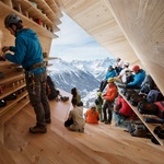 Alpský bivak: Digitálně navržený, digitálně vyrobený. Zjeví se, jen když je potřeba pomoci. Foto: Carlo Ratti Associati Alpský bivak: Digitálně navržený, digitálně vyrobený. Zjeví se, jen když je potřeba pomoci. Foto: Carlo Ratti Associati