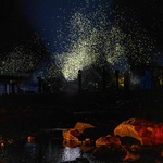 Řeč je o slavnostních novoročních ohňostrojích. A vy už odtušíte (patrně s povzdechem: &bdquo;Ach, ano&ldquo;), že ohňostroje v pořádku nejsou. Foto: Daan Roosegaarde