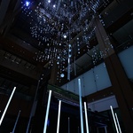 Minimalistická a přesto WOW vánoční instalace z Japonska. Foto: Daisuke Ohki