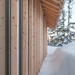 Hnízdo vyrobené ze dřeva. Krásná chata je postavena tak, aby odolávala závějím. Foto: Ruben Ratkusic Hnízdo vyrobené ze dřeva. Krásná chata je postavena tak, aby odolávala závějím. Foto: Ruben Ratkusic