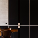 Bytový projekt jako nekompromisní akční tvrďák. Drsný Harry má ale srdce na správném místě. Foto: Daisuke Hirabayashi Bytový projekt jako nekompromisní akční tvrďák. Drsný Harry má ale srdce na správném místě. Foto: Daisuke Hirabayashi