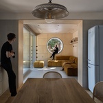 Průhled z jídelny a kuchyně. Foto: Tomáš Slavík