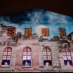 Vánoční výzdoba v Třebíči. Zdroj: Signal Festival a Galerie hlavního města Prahy (GHMP) Vánoční výzdoba v Třebíči. Zdroj: Signal Festival a Galerie hlavního města Prahy (GHMP)