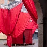 Sociální architektura a vánoční festival zlozvyků. Foto: Matej Hakár, www.matejhakar.com