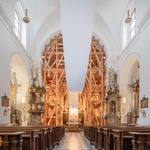 Sociální architektura a vánoční festival zlozvyků. Foto: Matej Hakár, www.matejhakar.com