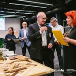 Součástí programu je i komentovaná prohlídka udržitelných materiálů a výrobků. Zdroj: redakce