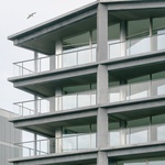 Život v přístavu a maják nejen pro klokany. Amsterodamská Tolhuiskade je obdivuhodnou stavbou. Foto: Stijn Bollaert