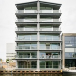 Život v přístavu a maják nejen pro klokany. Amsterodamská Tolhuiskade je obdivuhodnou stavbou. Foto: Stijn Bollaert