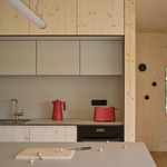 Hlavní obytná místnost, kuchyně – 1.NP. Foto: BoysPlayNice Hlavní obytná místnost, kuchyně – 1.NP. Foto: BoysPlayNice