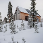 Dům na kopci svými výhledy korunuje pohádkové zimní království Finska. Foto: Marc Goodwin Dům na kopci svými výhledy korunuje pohádkové zimní království Finska. Foto: Marc Goodwin
