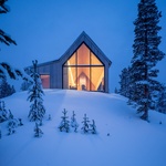 Dům na kopci svými výhledy korunuje pohádkové zimní království Finska. Foto: Marc Goodwin Dům na kopci svými výhledy korunuje pohádkové zimní království Finska. Foto: Marc Goodwin