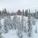 Dům na kopci svými výhledy korunuje pohádkové zimní království Finska. Foto: Marc Goodwin Dům na kopci svými výhledy korunuje pohádkové zimní království Finska. Foto: Marc Goodwin