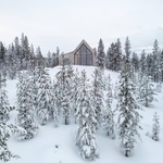 Dům na kopci svými výhledy korunuje pohádkové zimní království Finska. Foto: Marc Goodwin Dům na kopci svými výhledy korunuje pohádkové zimní království Finska. Foto: Marc Goodwin