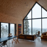 Dům na kopci svými výhledy korunuje pohádkové zimní království Finska. Foto: Marc Goodwin Dům na kopci svými výhledy korunuje pohádkové zimní království Finska. Foto: Marc Goodwin