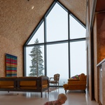 Dům na kopci svými výhledy korunuje pohádkové zimní království Finska. Foto: Marc Goodwin Dům na kopci svými výhledy korunuje pohádkové zimní království Finska. Foto: Marc Goodwin