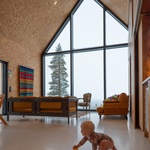 Dům na kopci svými výhledy korunuje pohádkové zimní království Finska. Foto: Marc Goodwin Dům na kopci svými výhledy korunuje pohádkové zimní království Finska. Foto: Marc Goodwin