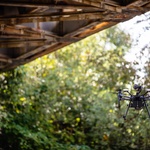 Drony se využívají k inspekci stavebních konstrukcí. Zdroj: Drony SIT