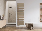 Nový koupelnový radiátor Zehnder Roda Duo zaujme svým klasickým nadčasovým designem: kulaté svislé sběrné trubky a&nbsp;vodorovné přesné ploché trubky v&nbsp;asymetrickém uspořádání umožňují pohodlné boční zasunutí a&nbsp;předehřátí ručníků a&nbsp;osušek.. Zdroj: Zehnder Group AG